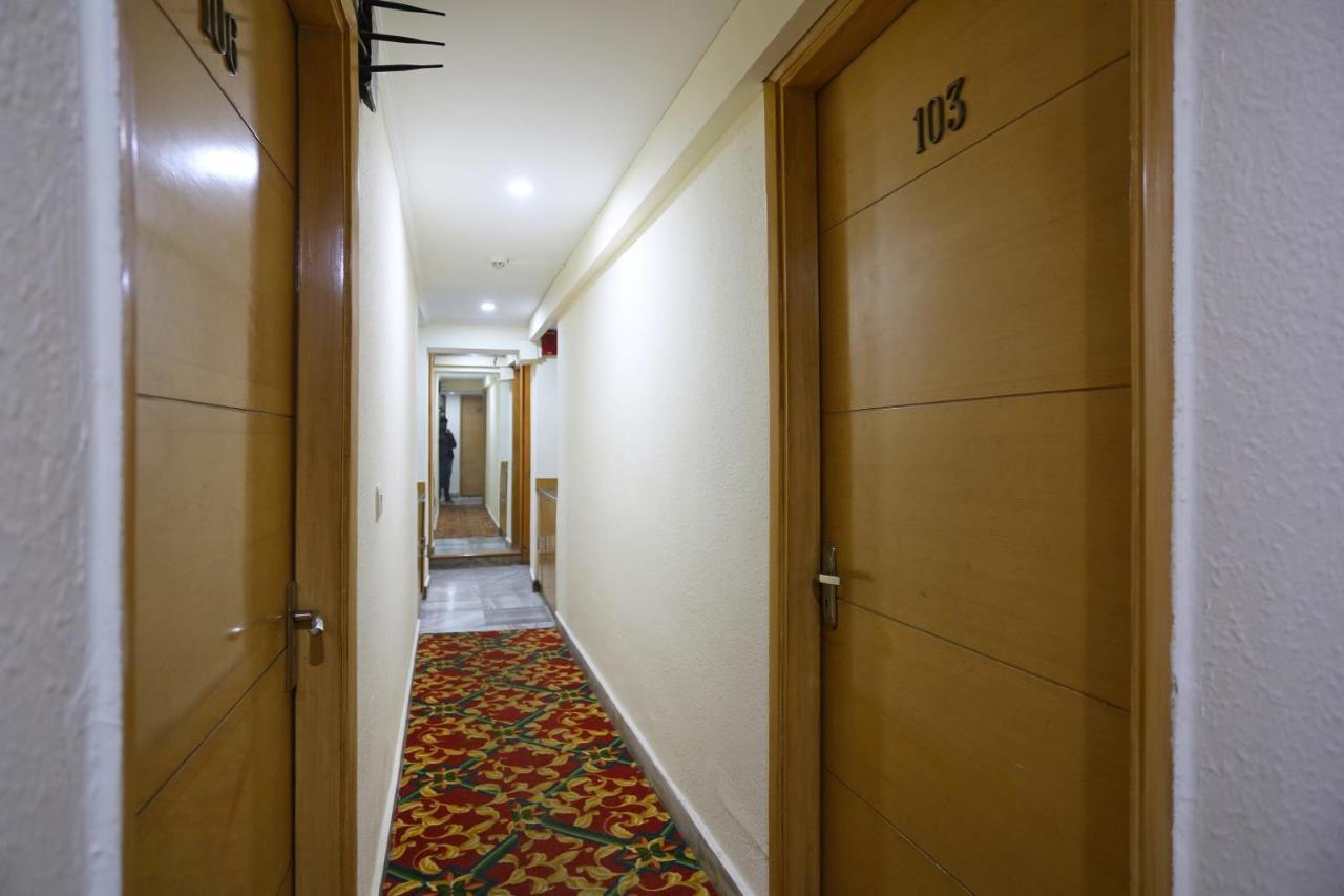 Oyo 11332 Daffodils Hotel 2*