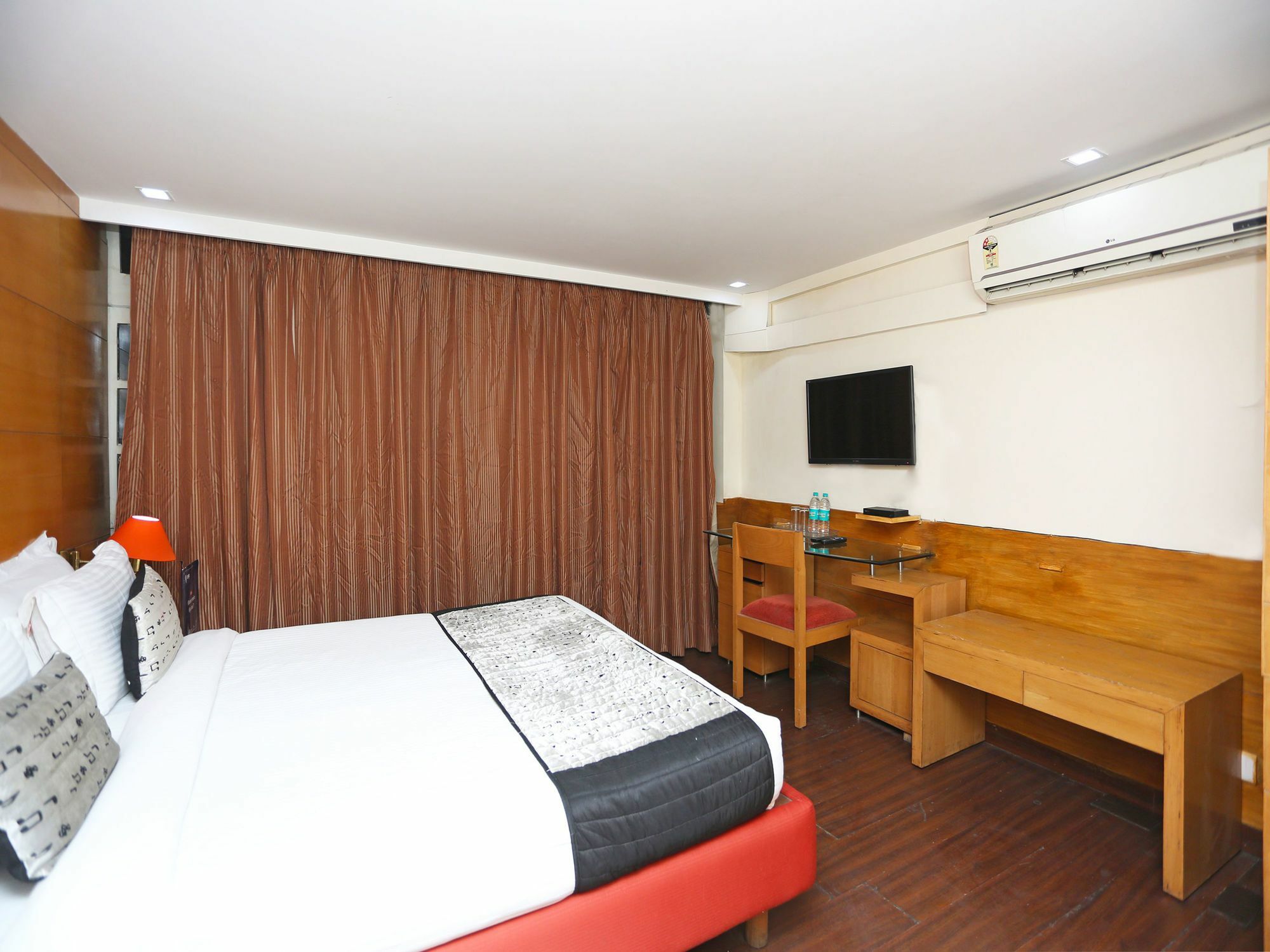 Hotel Oyo 11332 Daffodils 2*